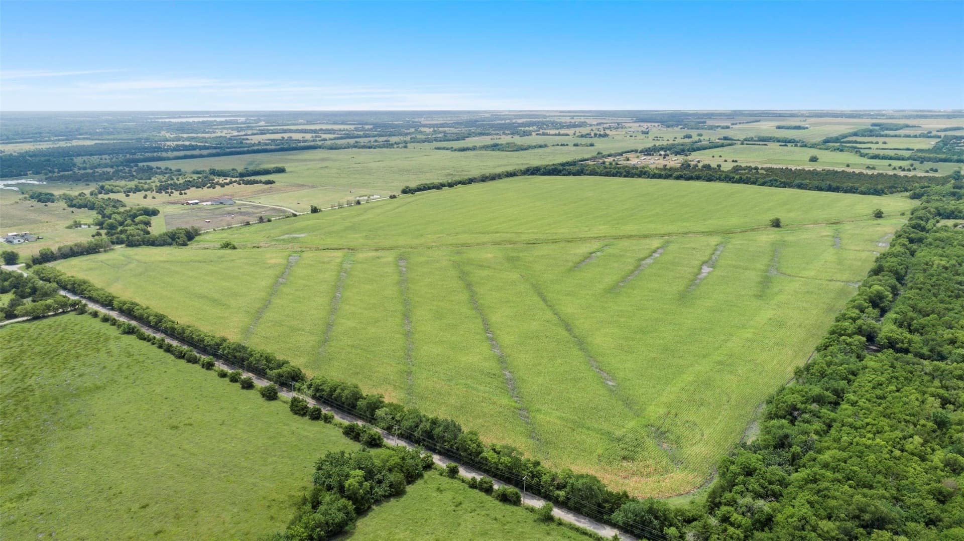 104.98 acres in Hunt County - photo 3