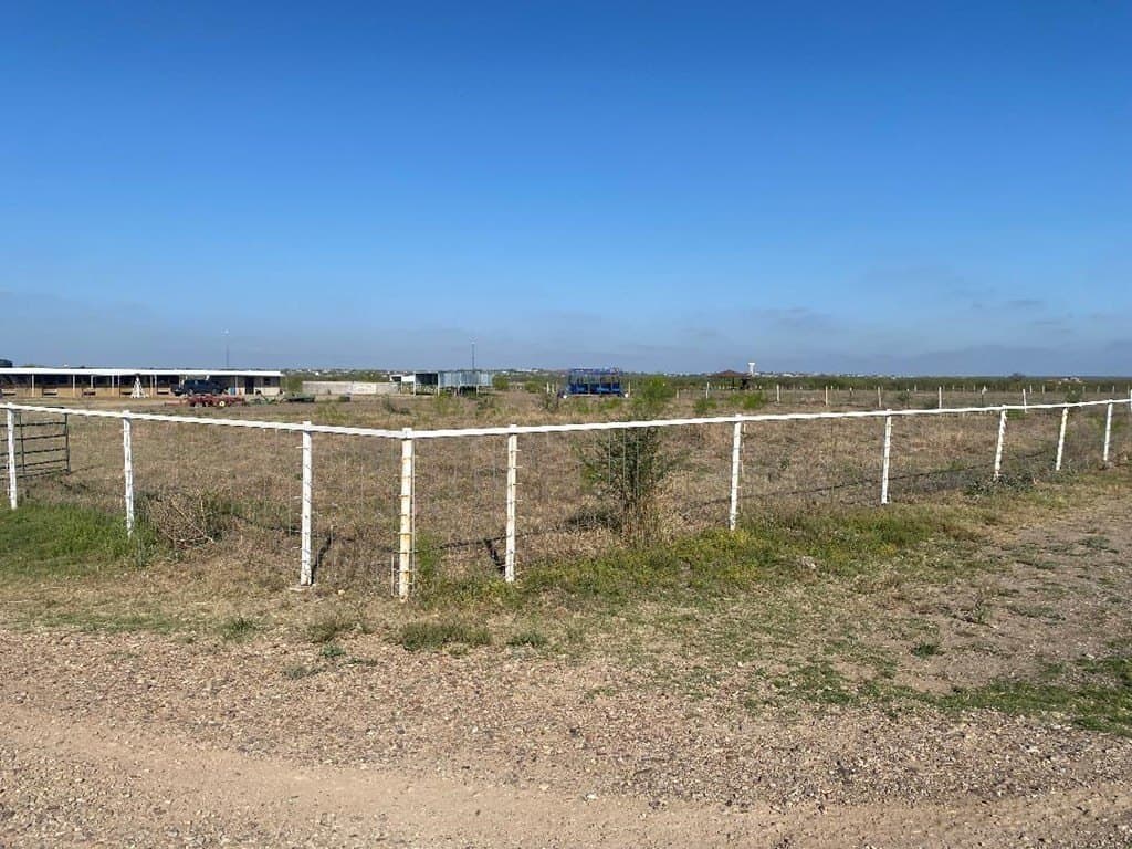 10.04 acres in Maverick County gallery image 4