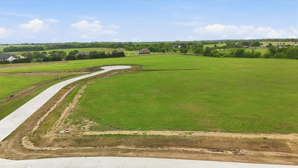 1.01 acres in Ellis County gallery image 2