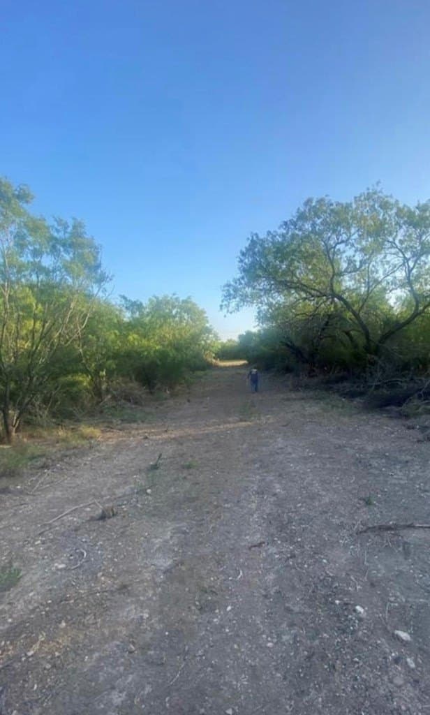 0.45 acres in Maverick County gallery image 4