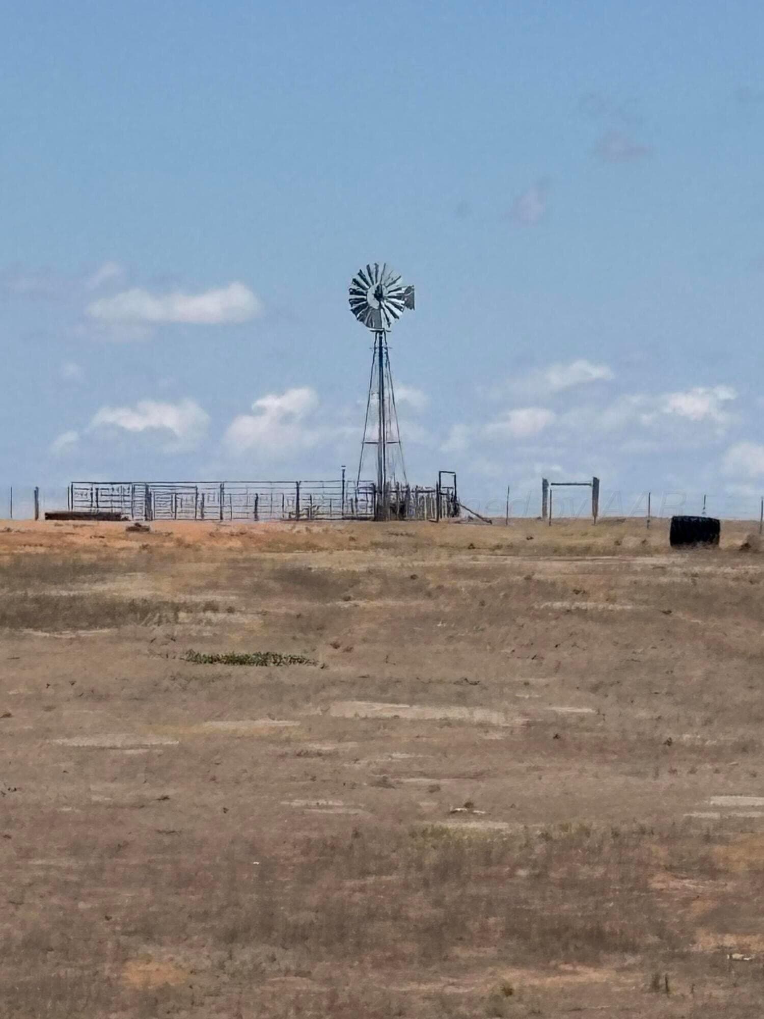 595 acres in Gray County