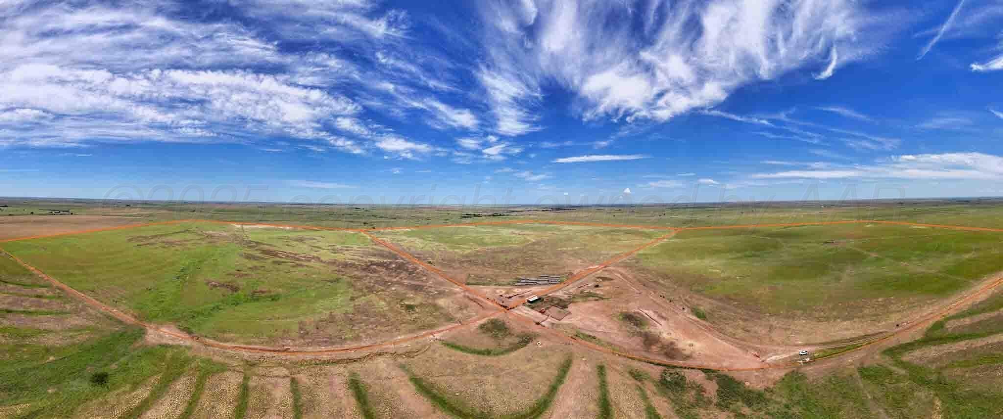 495 acres in Lipscomb County