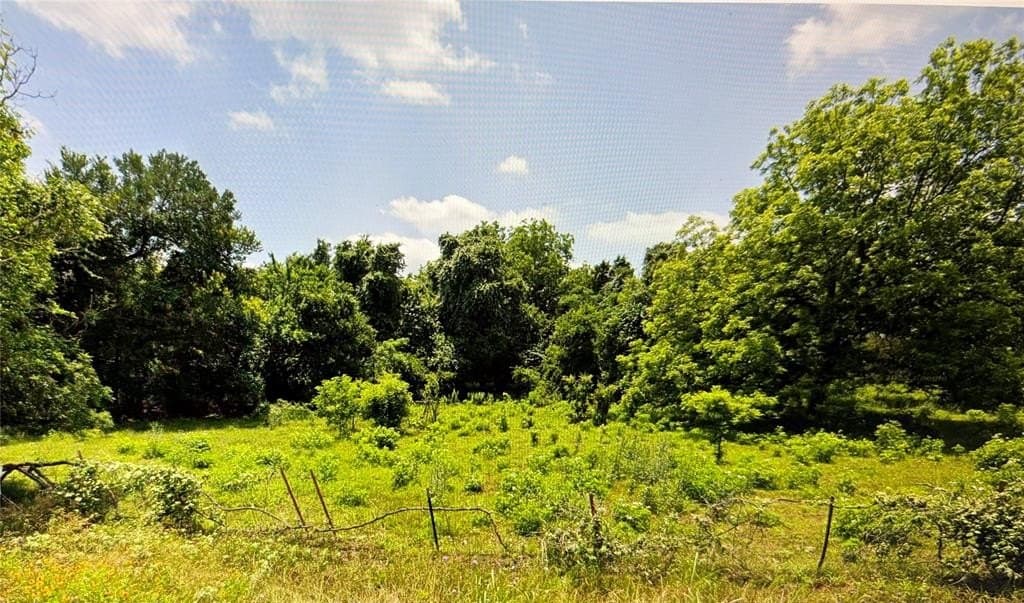 32.3 acres in Hill County