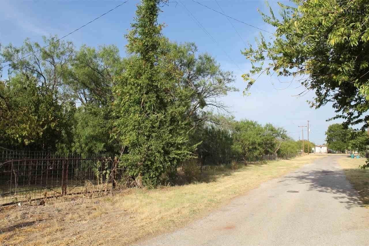 10 acres in Archer County gallery image 2