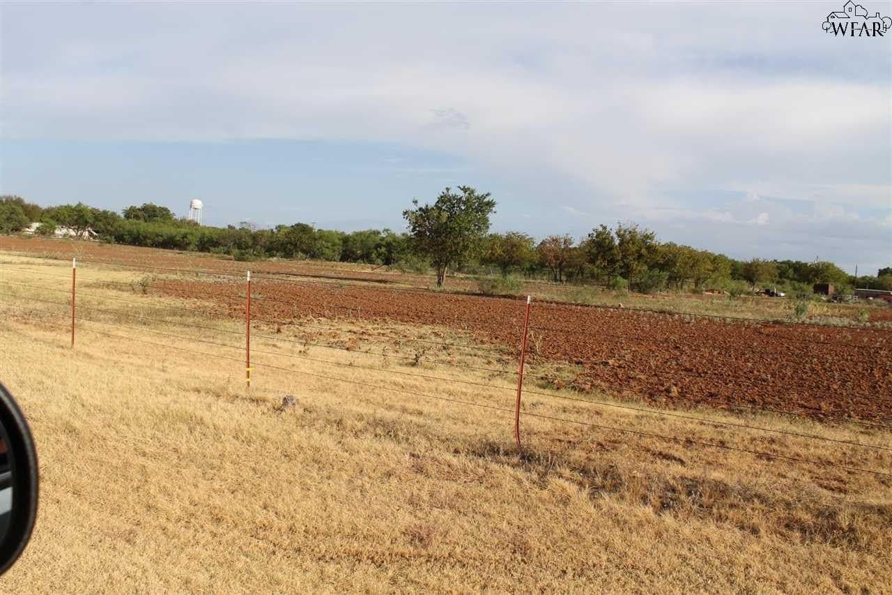 10 acres in Archer County - photo 6