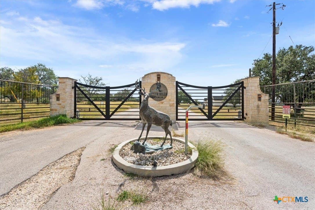 5.18 acres in Burnet County gallery image 2