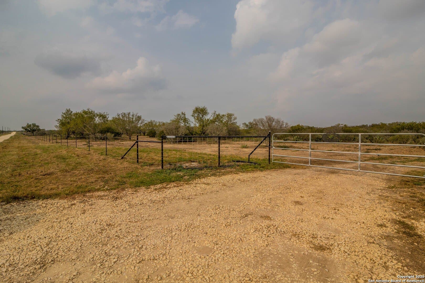 10.47 acres in Frio County gallery image 2