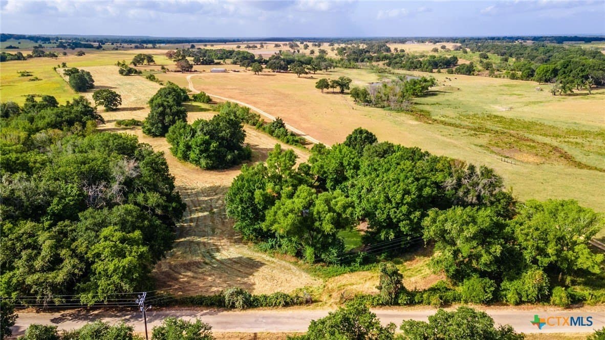 10 acres in Milam County gallery image 2