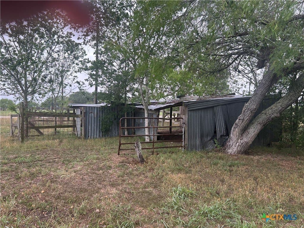5 acres in Victoria County - photo 18