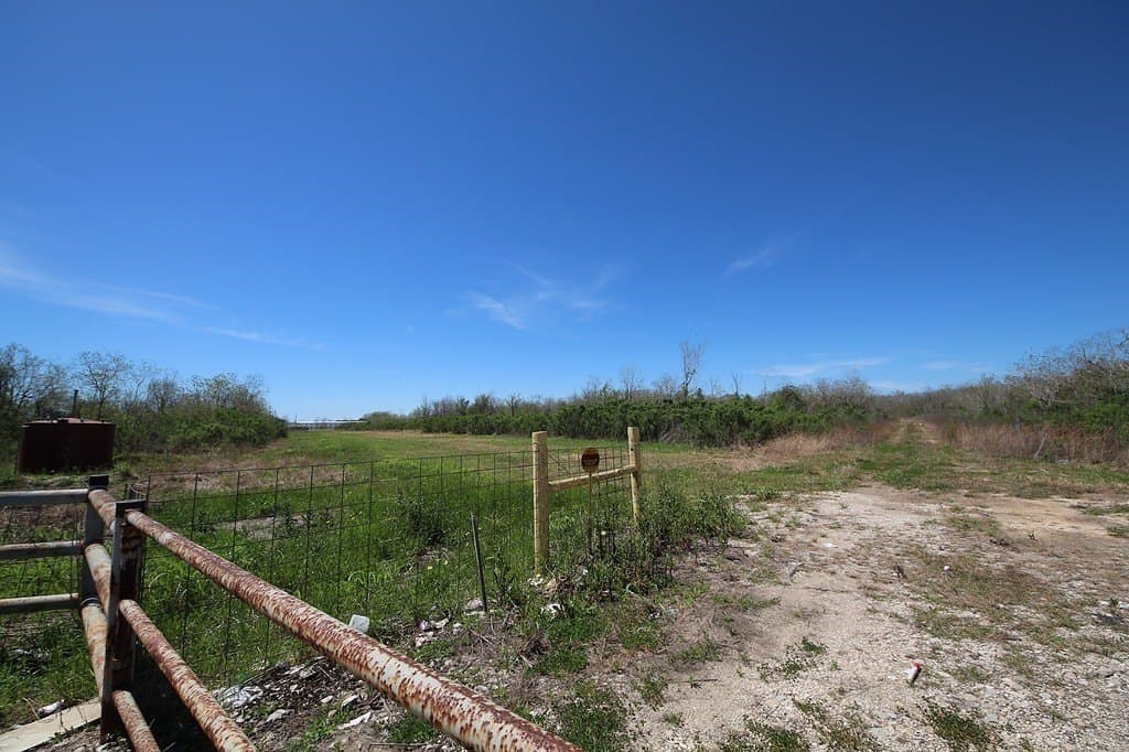 21.66 acres in Brazoria County - photo 13