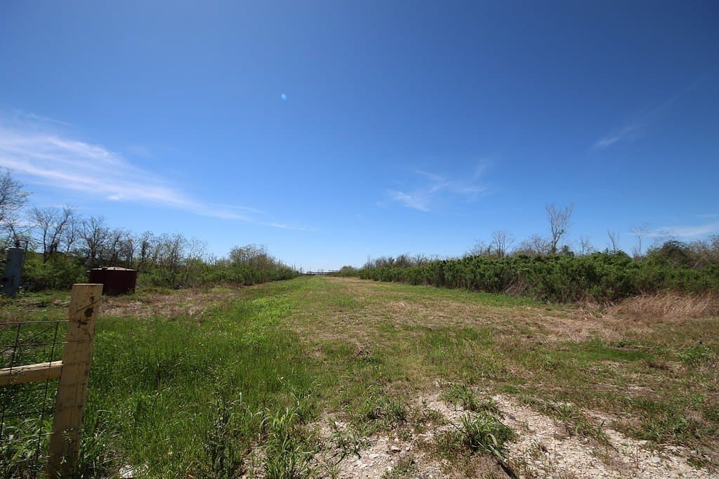 21.66 acres in Brazoria County - photo 16