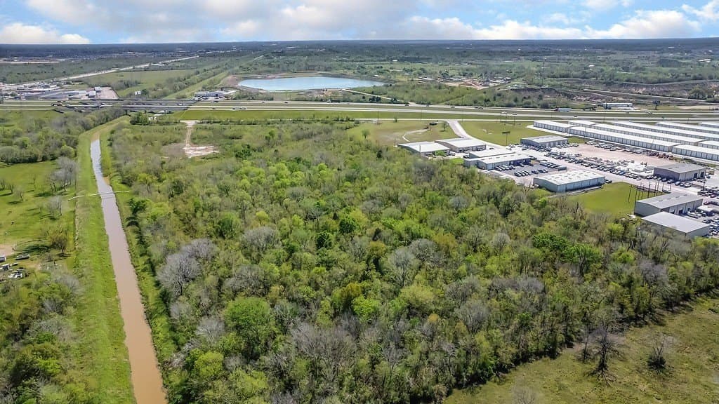 21.66 acres in Brazoria County - photo 9