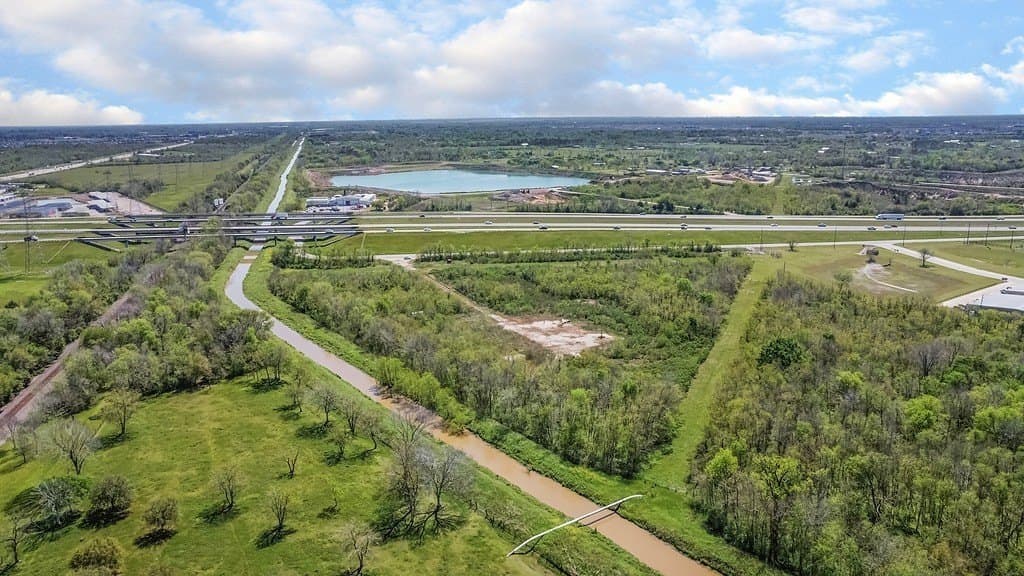 21.66 acres in Brazoria County - photo 7