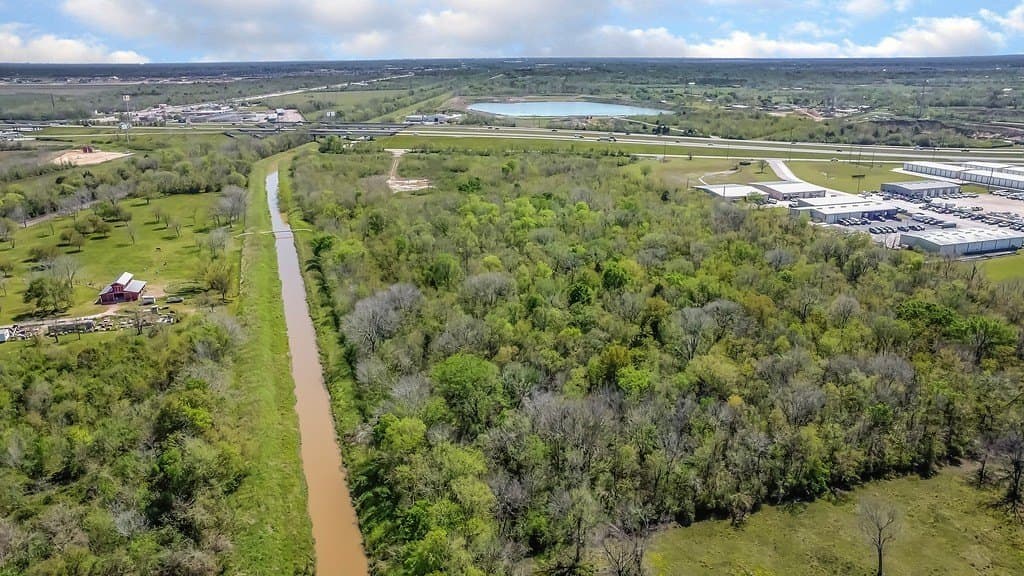 21.66 acres in Brazoria County - photo 8