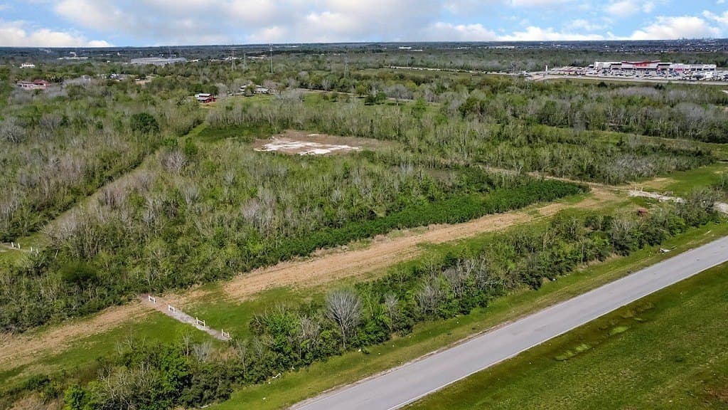 21.66 acres in Brazoria County - photo 6