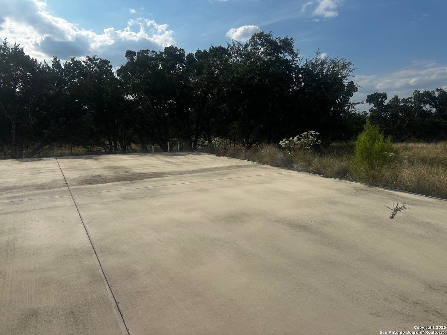 1.91 acres in Bandera County gallery image 3