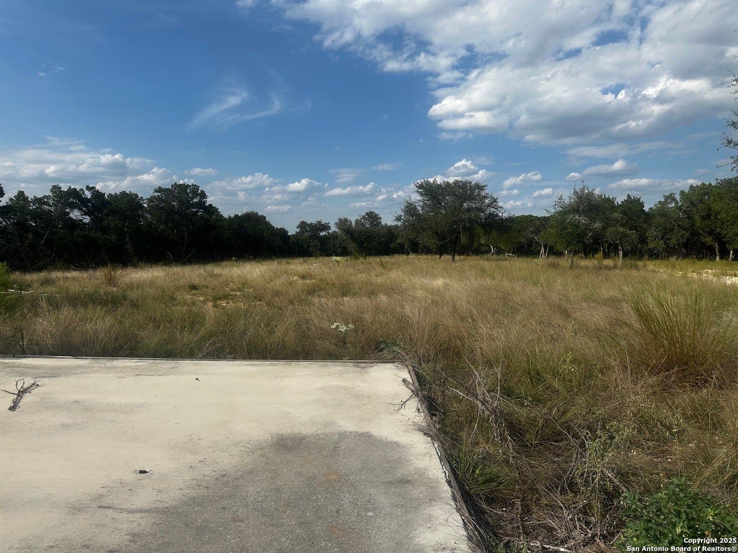 1.91 acres in Bandera County gallery image 4