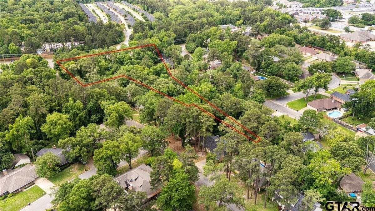 2.23 acres in Smith County