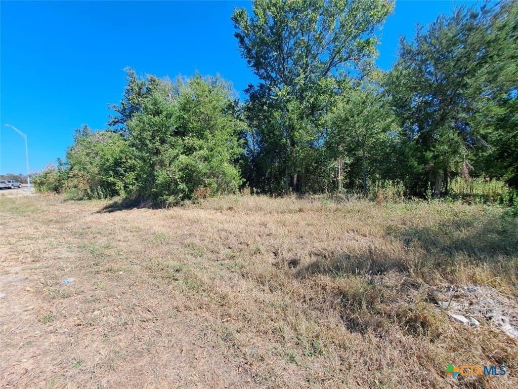 0.4 acres in Milam County