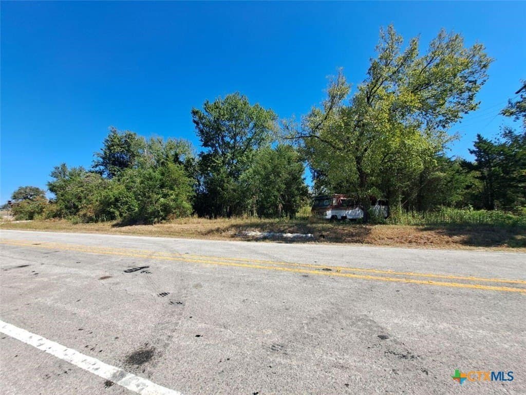 0.4 acres in Milam County - photo 4