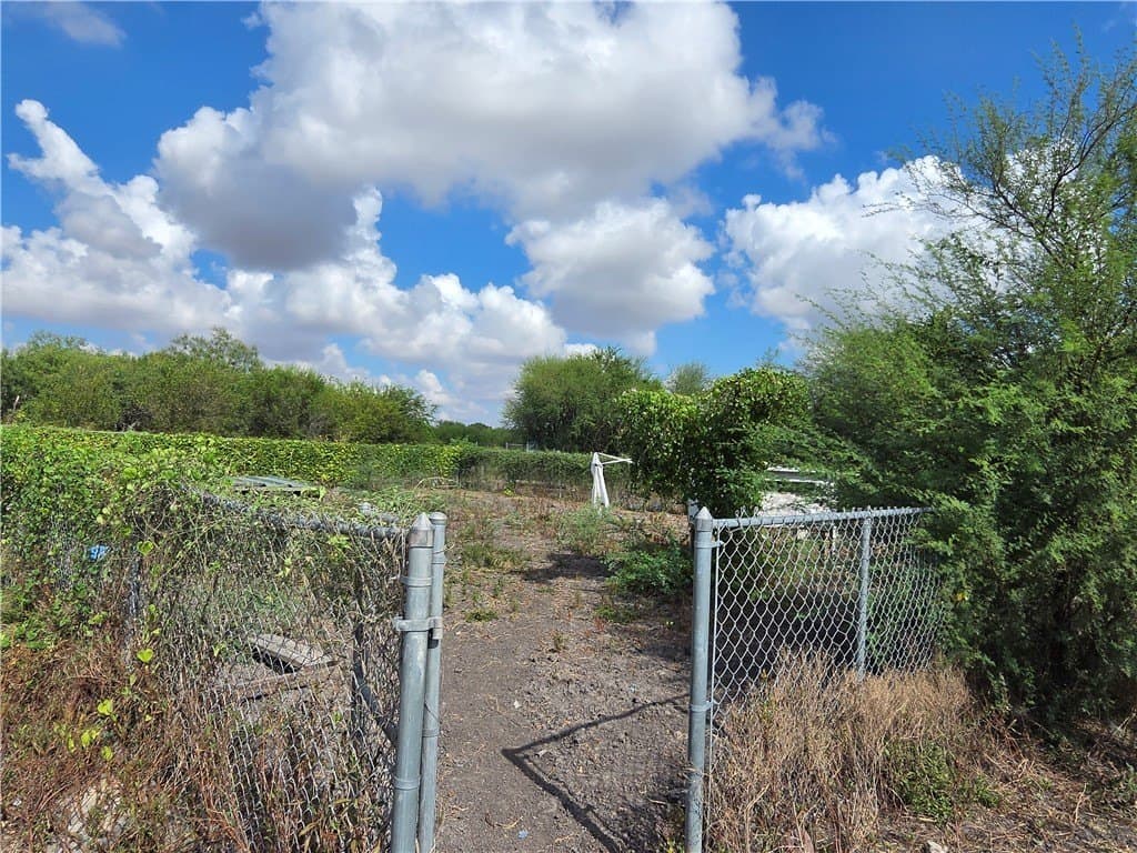 2.69 acres in San Patricio County - photo 6