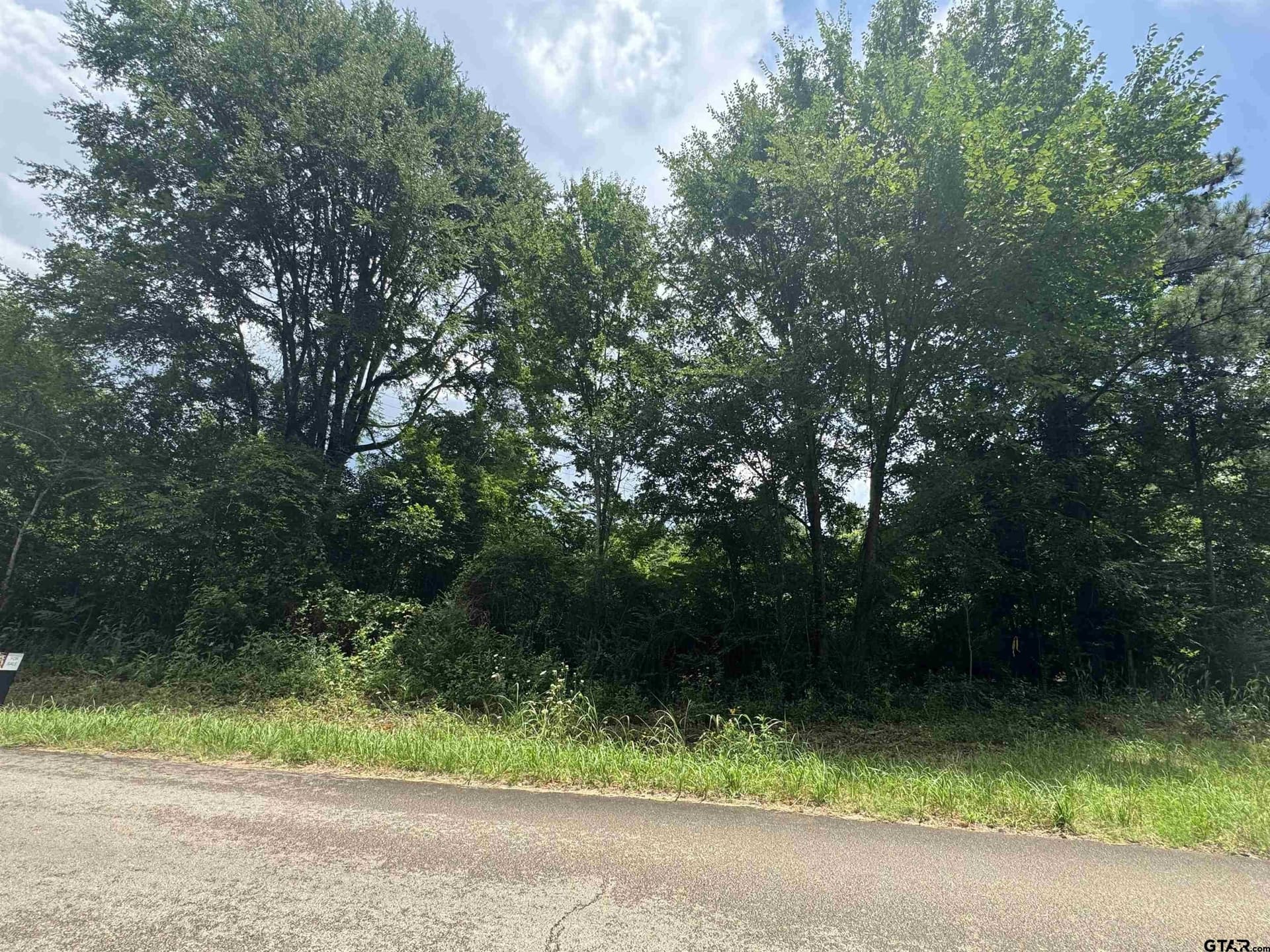 1.28 acres in Smith County