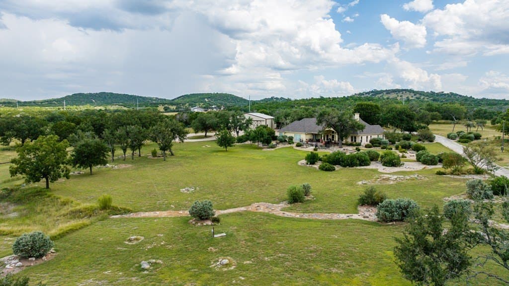 10 acres in Kerr County gallery image 2