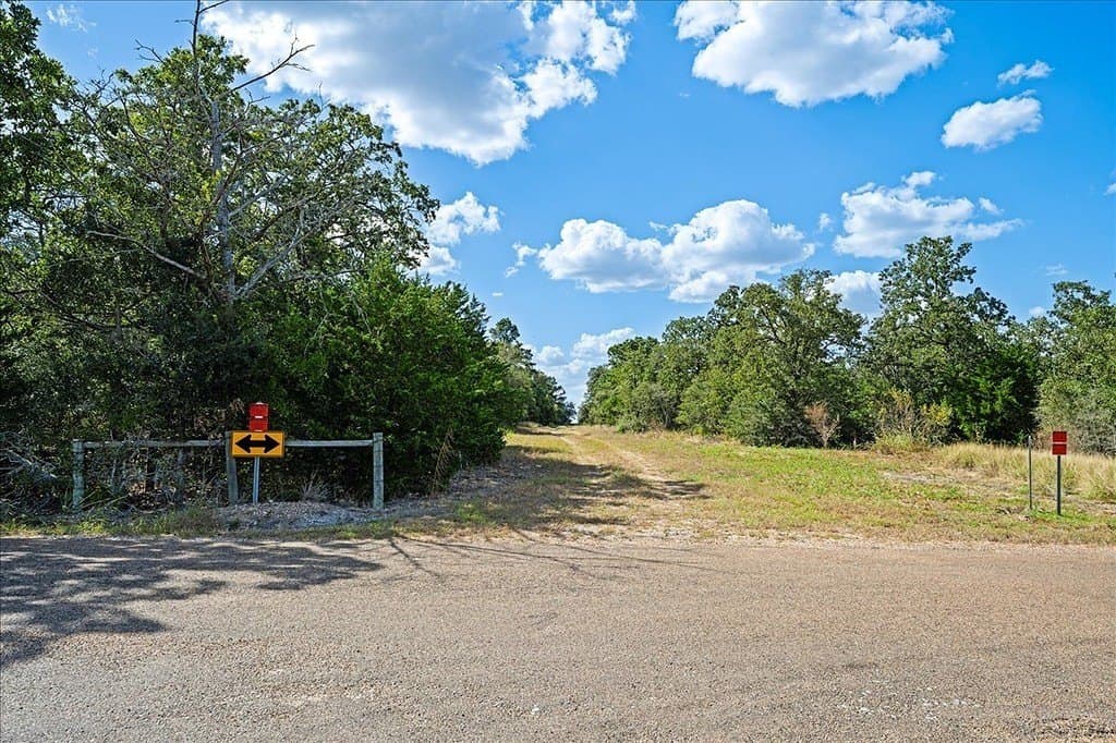 14.69 acres in Fayette County - photo 4