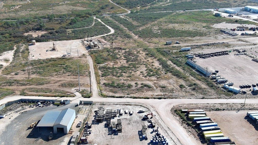 1.13 acres in Crane County gallery image 2