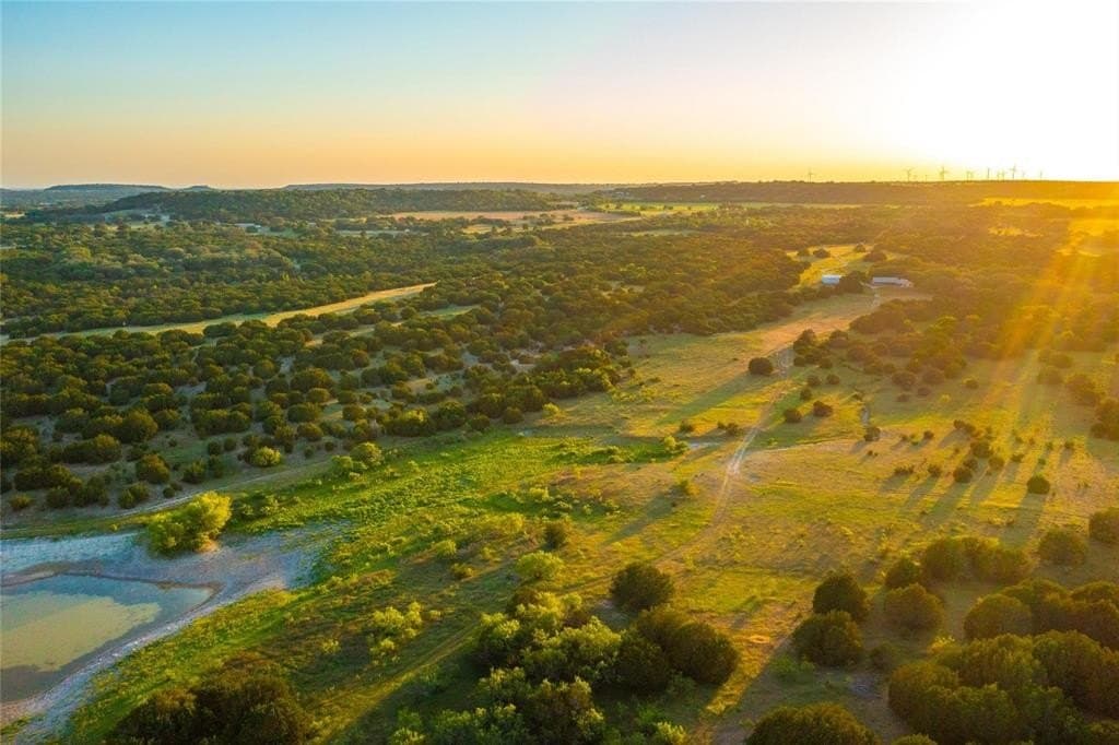665 acres in Lampasas County