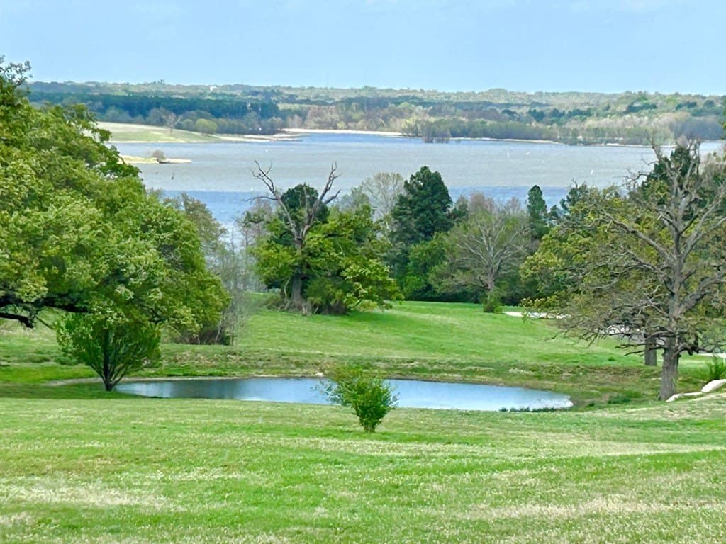 1 acres in Henderson County gallery image 2