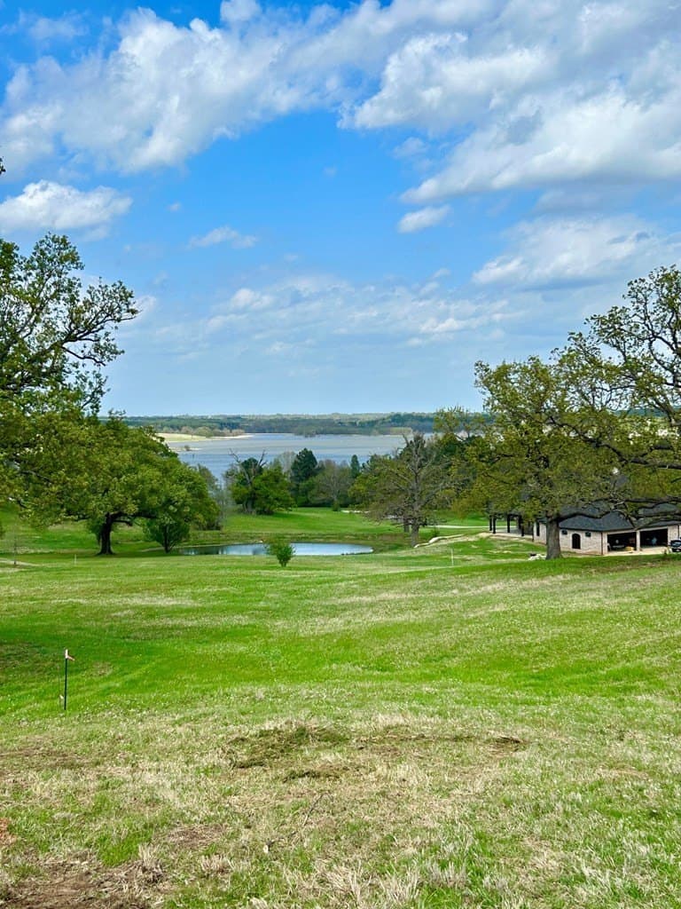 1 acres in Henderson County gallery image 3