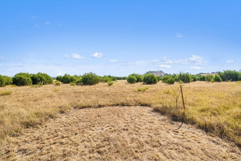 11 acres in Bosque County gallery image 3