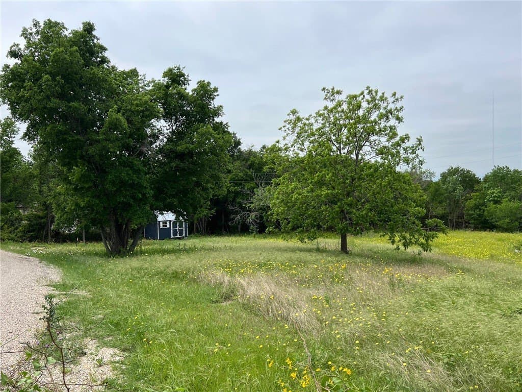 1.02 acres in McLennan County - photo 9