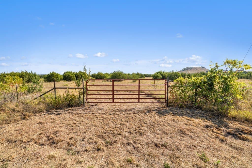 11 acres in Bosque County - photo 2