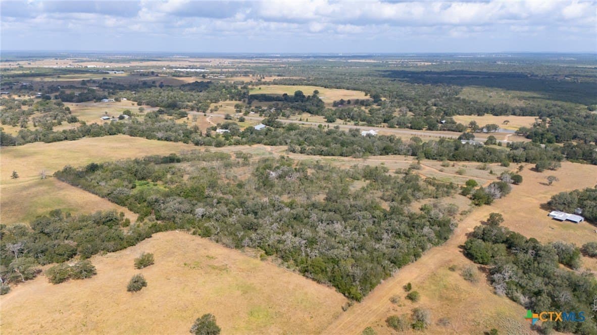 30.47 acres in Gonzales County - photo 8
