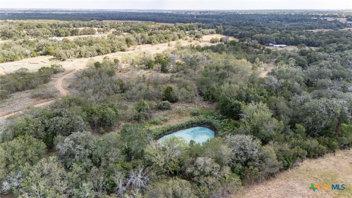 30.47 acres in Gonzales County - photo 3