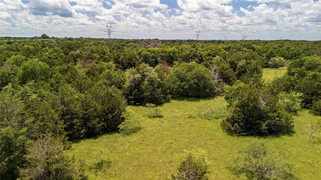 10 acres in Freestone County