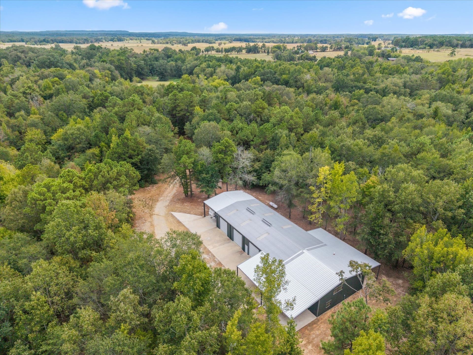 144.04 acres in Morris County - photo 2