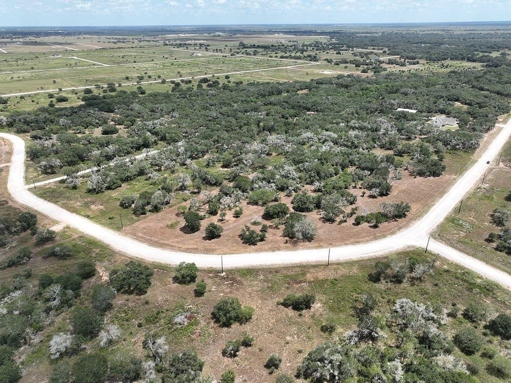 5 acres in Colorado County - photo 4
