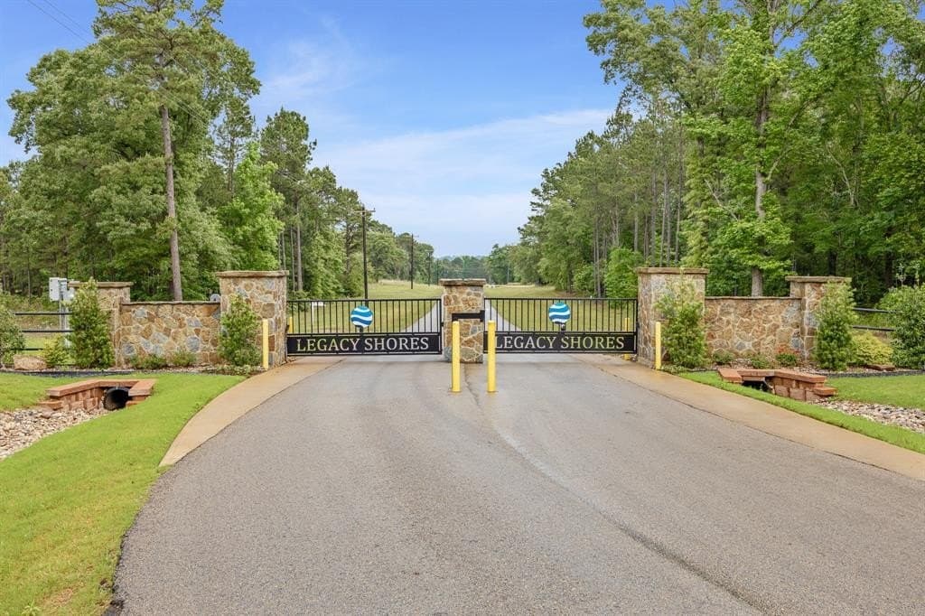 2.62 acres in Henderson County gallery image 2