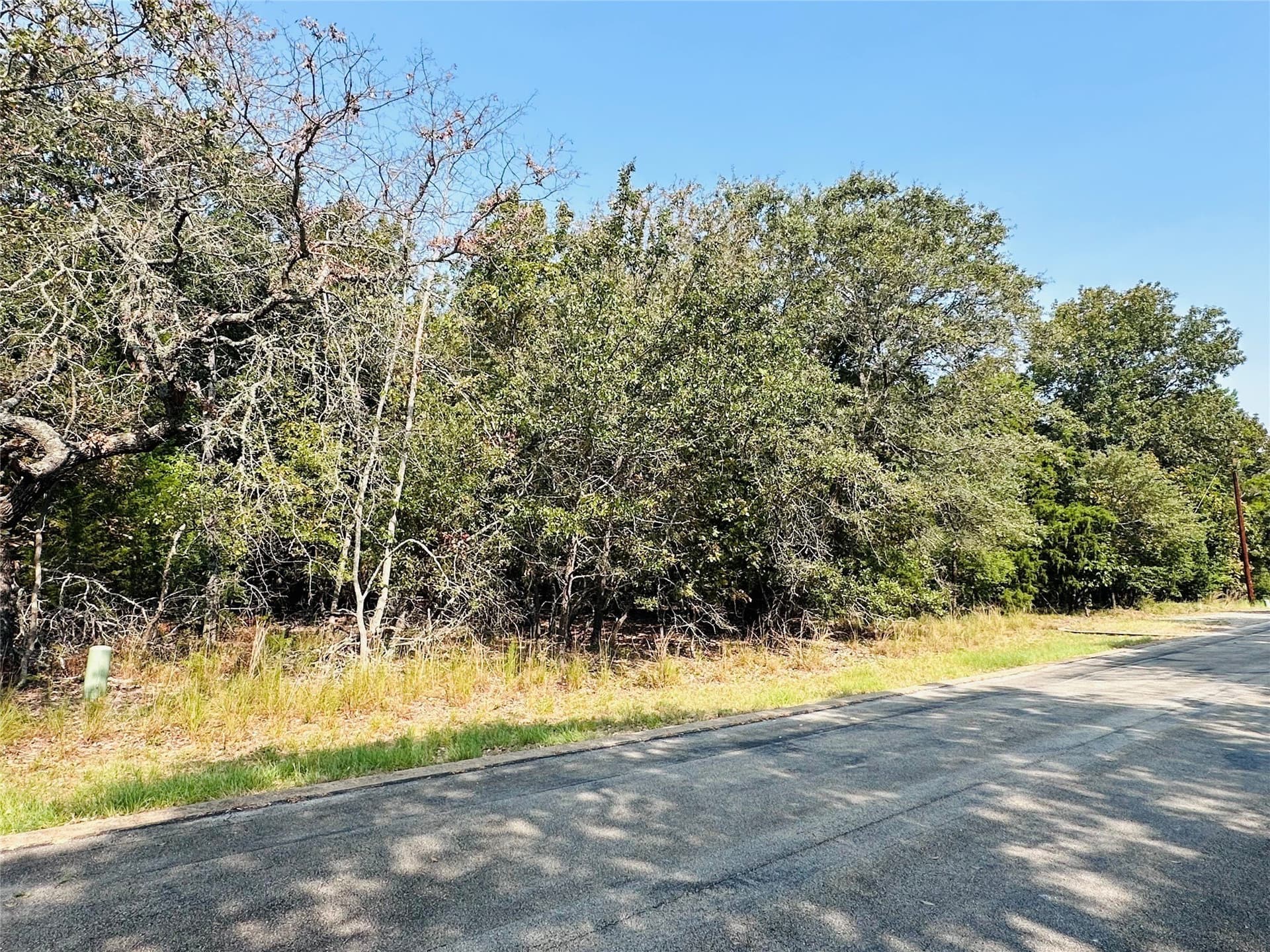 2.18 acres in Henderson County