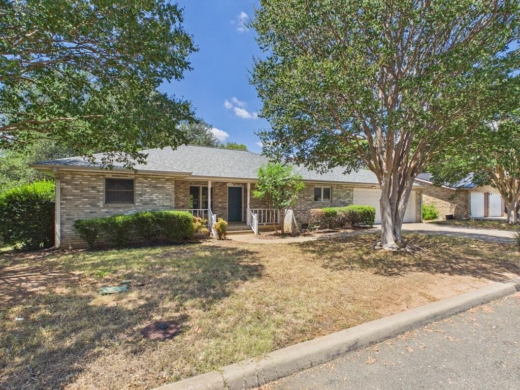 25 acres in Gillespie County
