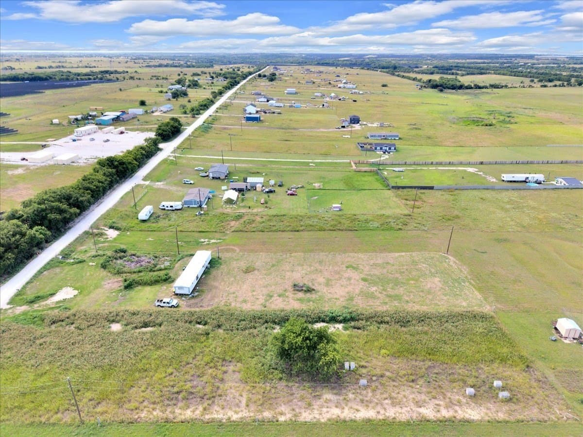 4 acres in Hill County - photo 4