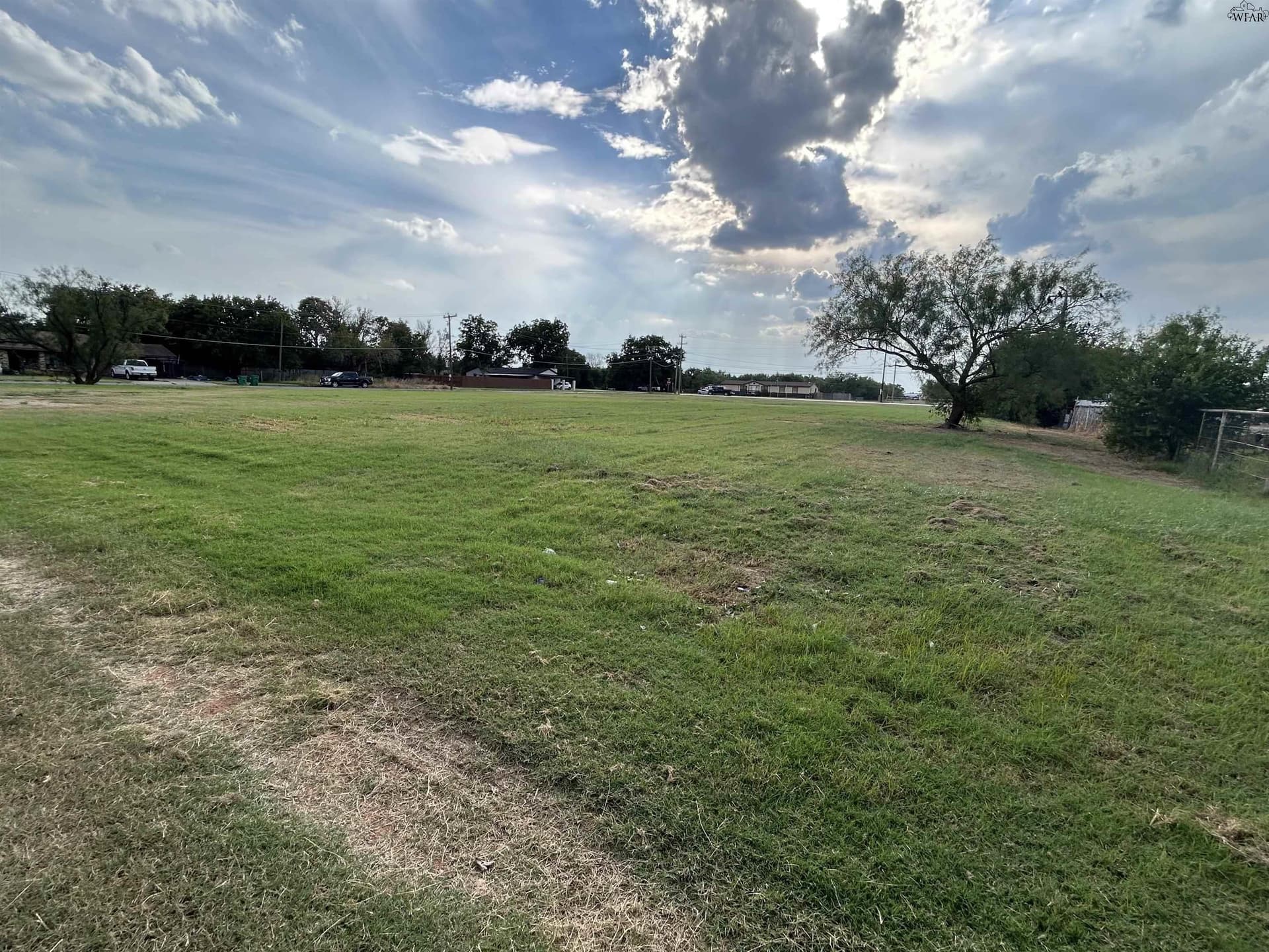 1.47 acres in Wichita County gallery image 3