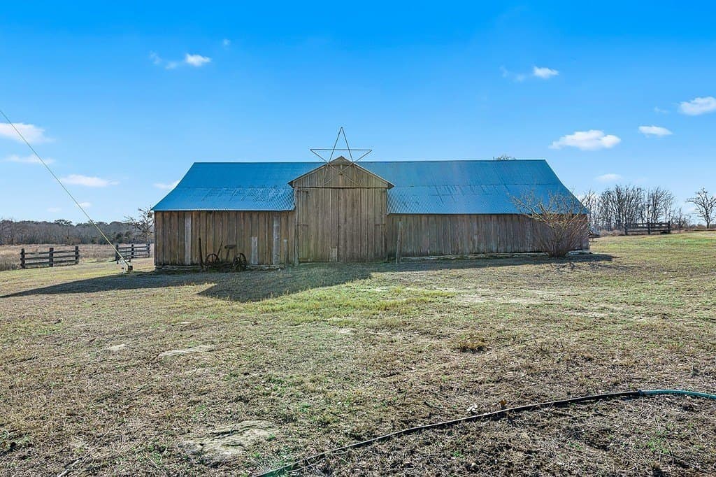 107.11 acres in Fayette County - photo 7