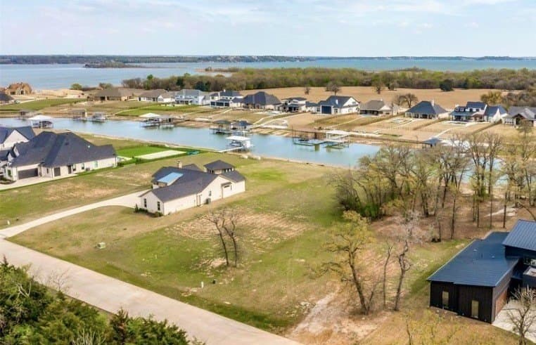 0.71 acres in Tarrant County featured view