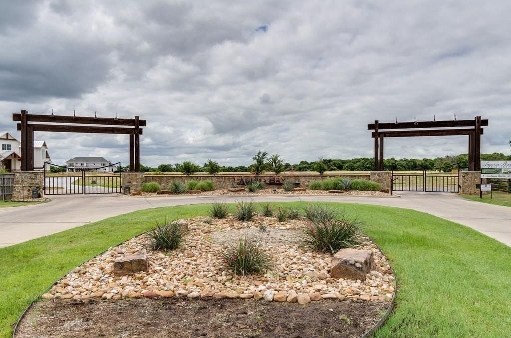 0.71 acres in Tarrant County gallery image 2