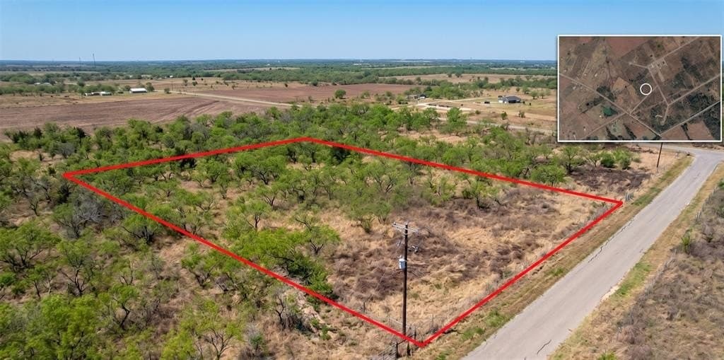 2.01 acres in Navarro County gallery image 2