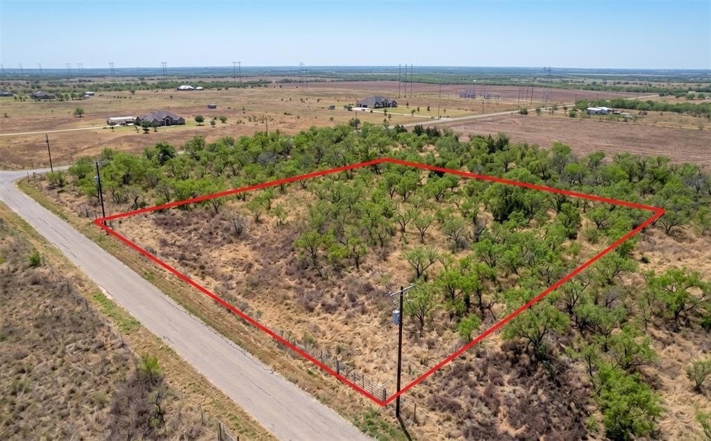 2.01 acres in Navarro County